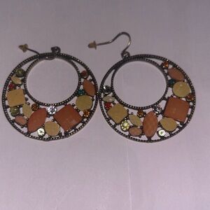 Stone color earrings
